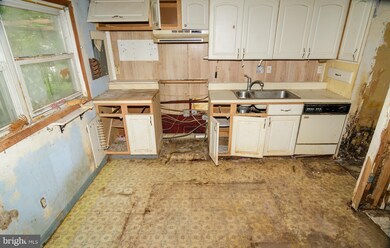 334 Bigley Ave, Halethorpe, MD 21227 - photo 5