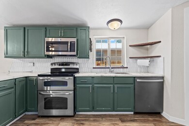 284 N 100 E, Washington, UT 84780 - photo 6