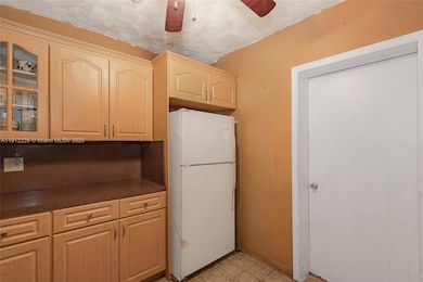 1155 NE 110th St, Miami, FL 33161 - photo 5