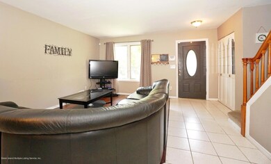 43 Hemlock Ct, Staten Island, NY 10309 - photo 6