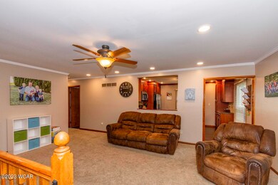 710 N Blackhoof St, Wapakoneta, OH 45895 - photo 7