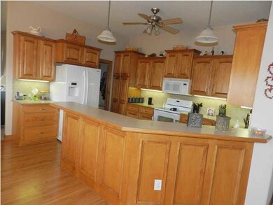 Large Raised Breakfast Bar!