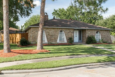16411 Oxnard Ln, Friendswood, TX 77546 - photo 2
