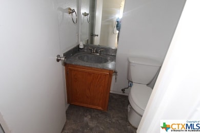 502 W Anderson Ave, Copperas Cove, TX 76522 - photo 4