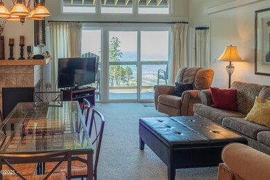 Living/dining to deck