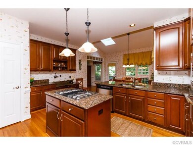 Eat-in Kitchen