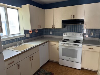 117 Hamden Ave unit F, Waterbury, CT 06704 - photo 4