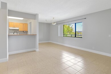 512 Meadows Cir, Boynton Beach, FL 33436 - photo 2