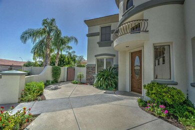 4 Courtyard 67