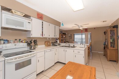 66 Cedar Ln Boynton Beach FL-large-002-4