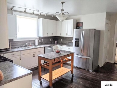 314 N Kankakee St, Lincoln, IL 62656 - photo 3