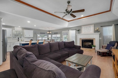 1009 W Oakhurst St-10