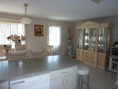 79 Dina Ct, Staten Island, NY 10306 - photo 6