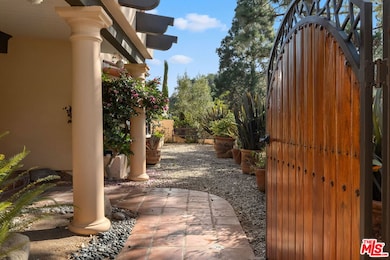 1344 Bienveneda Ave, Pacific Palisades, CA 90272 - photo 2