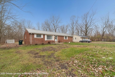 5424 S Waverly Rd, Lansing, MI 48911 - photo 2