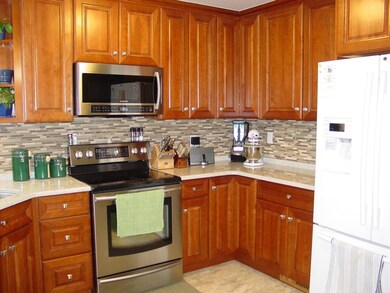 818 S 23rd St, Grand Forks, ND 58201 - photo 3