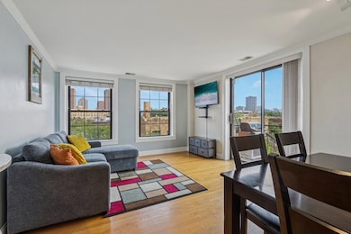 4144 N Sheridan Rd unit 510, Chicago, IL 60613 - photo 2