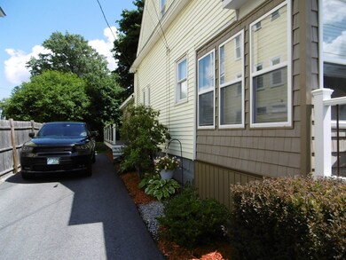 329 Knowlton St, Manchester, NH 03103 - photo 4
