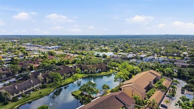 5768 Ashton Lake Dr unit 7, Sarasota, FL 34231 - photo 2