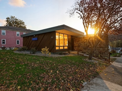 204 York Ave, Towanda, PA 18848 - photo 4