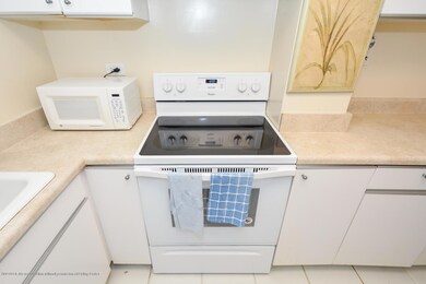 2800 N Flagler Dr 214 West-large-005-7-K