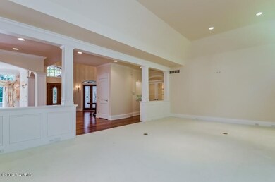 010-Living_Room-1200922-mls