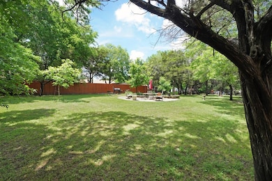 2408 Woodcrest Ct, Granbury, TX 76048 - photo 4