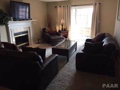 4543 N Thornhill Dr unit 102, Peoria, IL 61615 - photo 2