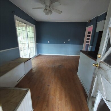 318 N Frost St, New Boston, TX 75570 - photo 5