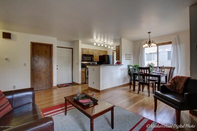 Living Rm to Kitchen