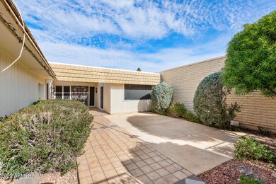 10712 W Bayside Rd unit 17, Sun City, AZ 85351 - photo 2