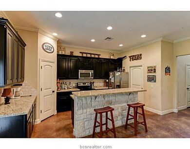 1013 Foster Ave unit B, College Station, TX 77840 - photo 3