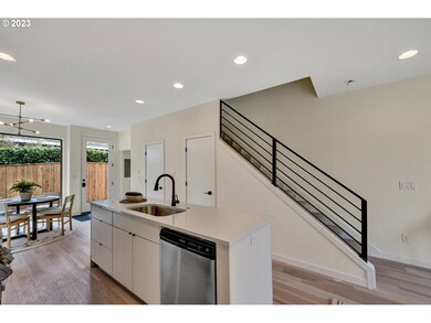 7556 N Berkeley Ave unit 3, Portland, OR 97203 - photo 6