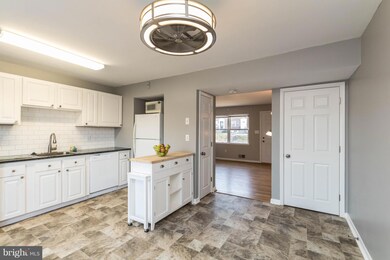 627 Charraway Rd, Baltimore, MD 21229 - photo 6