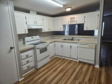 17 Susan Cir unit 17-SU, Greenacres, FL 33463 - photo 2