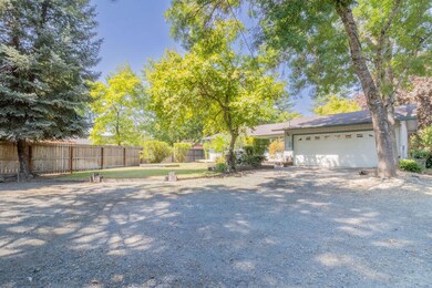 1107 SW Erica Dr, Grants Pass, OR 97526 - photo 4