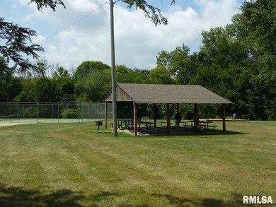 4125 Lillie Ave, Davenport, IA 52806 - photo 4