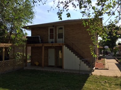 Both unit entrances in the rear.