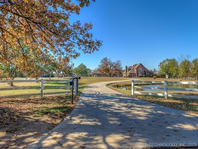 2434 S 289th East Ave, Broken Arrow, OK 74014 - photo 2