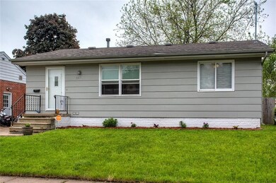 2417 E Walnut St, Des Moines, IA 50317 - photo 2