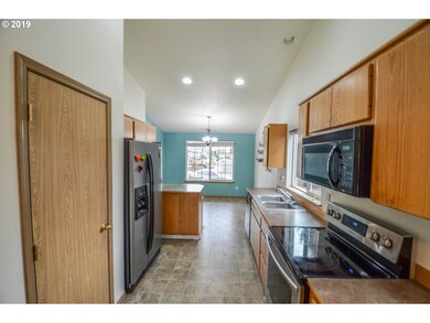 280 W 13th St, Lafayette, OR 97127 - photo 4