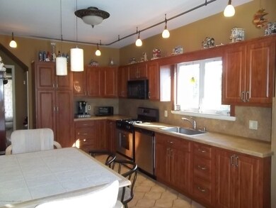 408 Euclid Kitchen 1