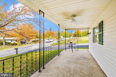 11118 Woodring Ln, Waynesboro, PA 17268 - photo 5