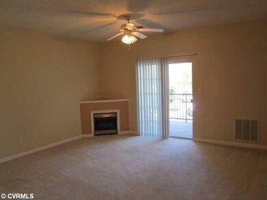 Den/Family/Great Room - Family Room w/Gas Fireplac