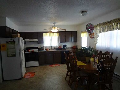 Kitchen. UNIT B