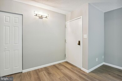 11815 Breton Ct unit 11B, Reston, VA 20191 - photo 6