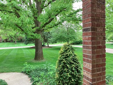 5060 Oak Tree Ct unit 132, Ann Arbor, MI 48108 - photo 3