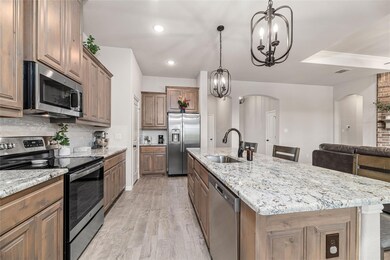 232 Scenic Wood Dr, Azle, TX 76020 - photo 6