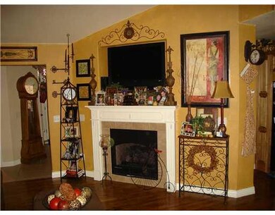 Den/Family/Great Room. Gas Log Fireplace