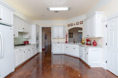 7 Kitchen3